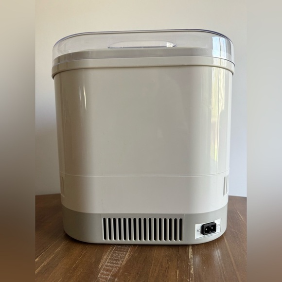 Cuisinart Electronic Yogurt Maker Automatic Cooling BPA Free Discontinued New - Picture 9 of 13